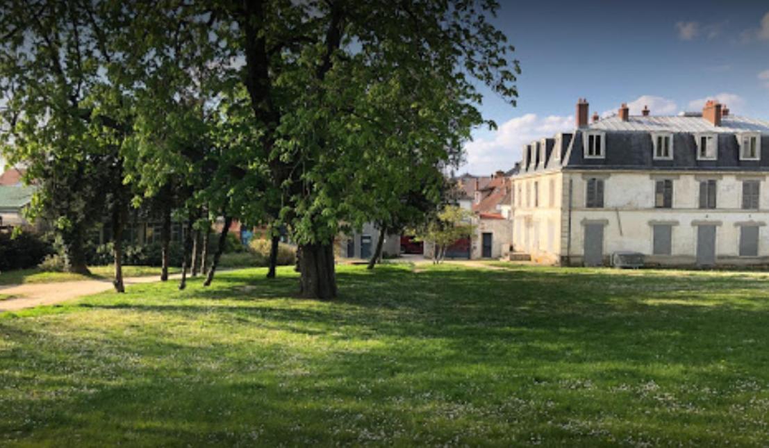 Disponible - Appartement Entier Neuf - 8Mn A Pied Rer C Paris, Parking Rue Gratuit, En Face Hopital D'Arpajon, Balcon Prive, Matelas Bultex 160X200, Ascenseur, Acces Pmr, Centre Ville A Pied Экстерьер фото